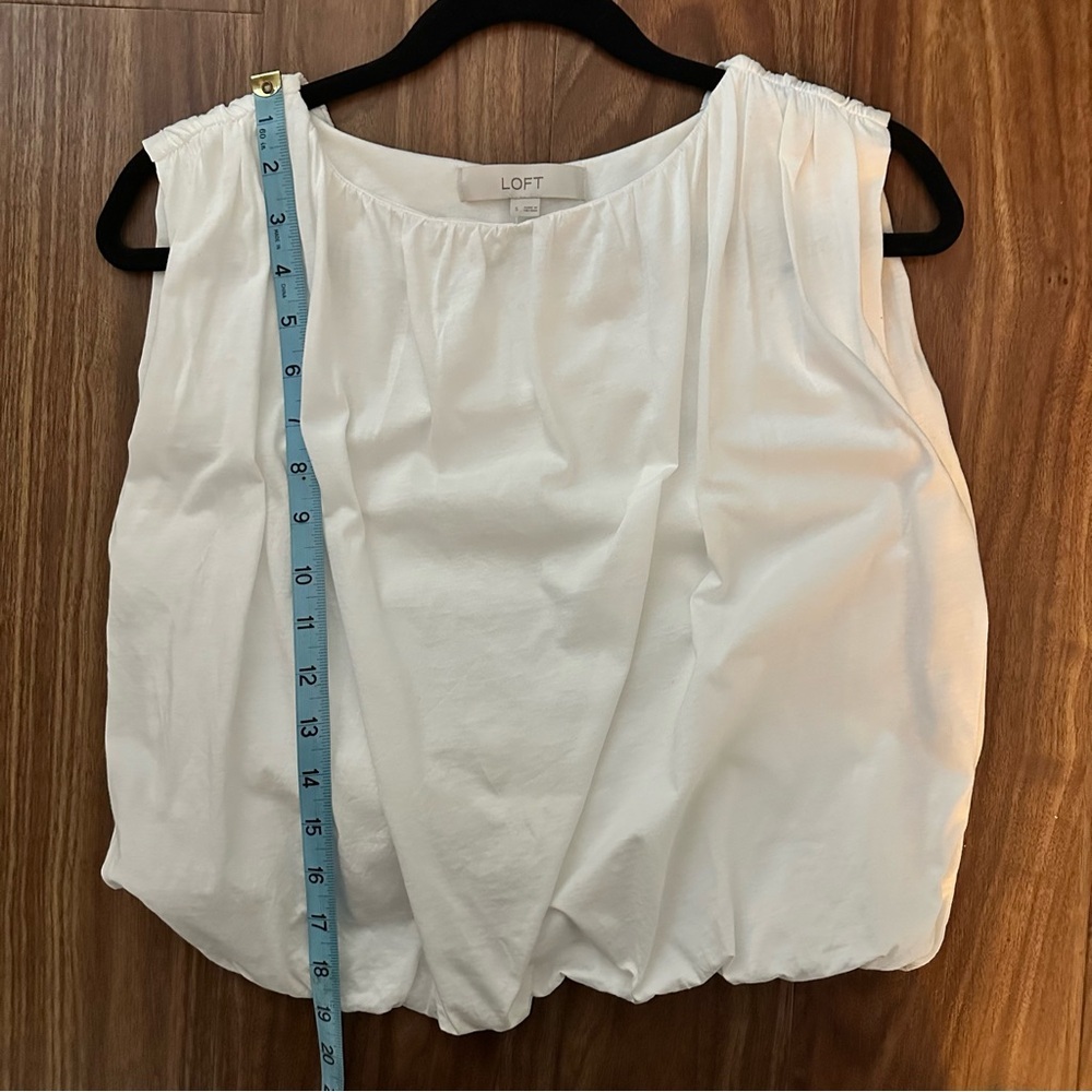 LOFT Ivory White Bubble Hem Pleated Blouse Sz S Cotton - Picture 7 of 9